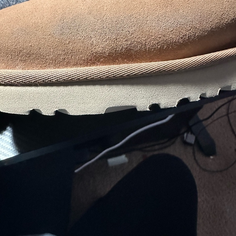 UGG®
Scuff Slipper - Picture 7 of 8